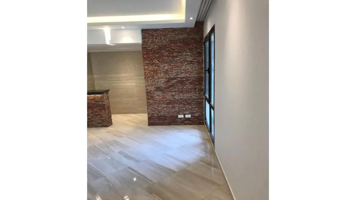 Duplex for rent in Eastown with garden finished