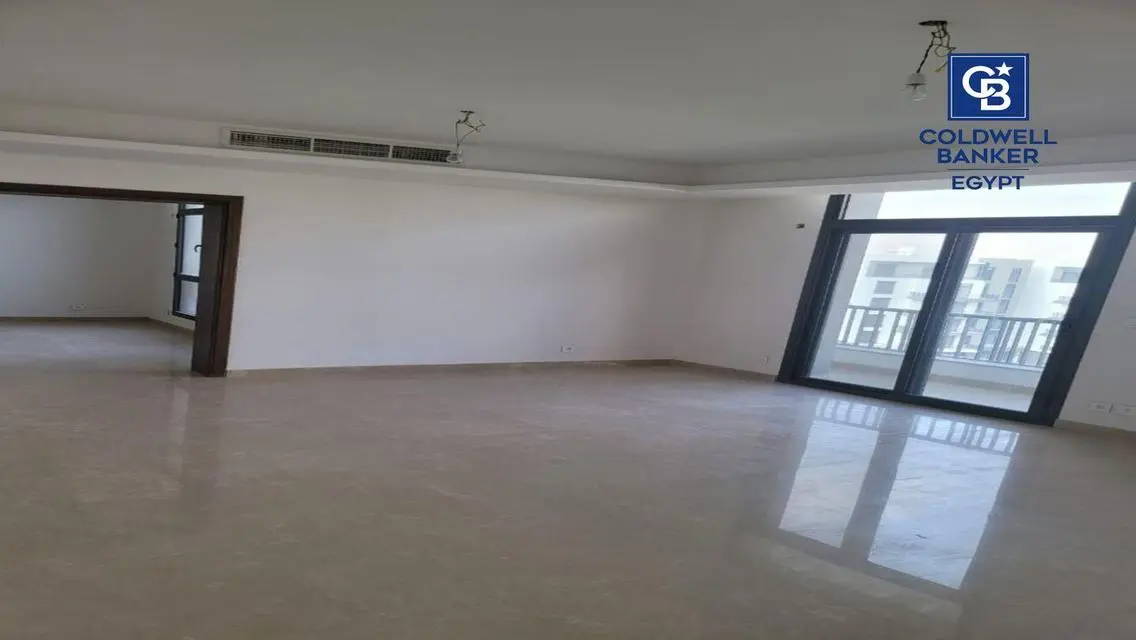 شقة متشطبة بالكامل مميزة في كايرو فيستيفال سيتي