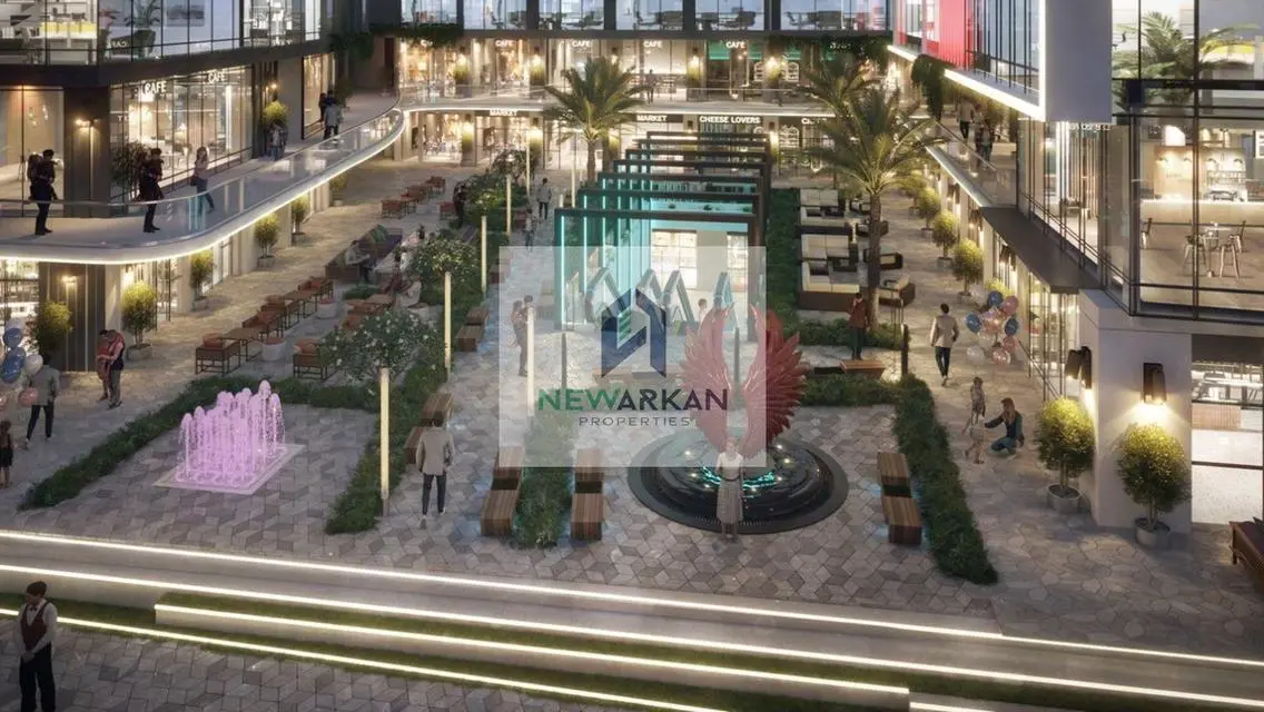 مطعم وكافيه للبيع دور ارضى على البلازا، بمقدم 10%