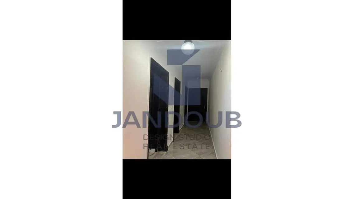 شقة للبيع في موقع استثنائي بالتجمع