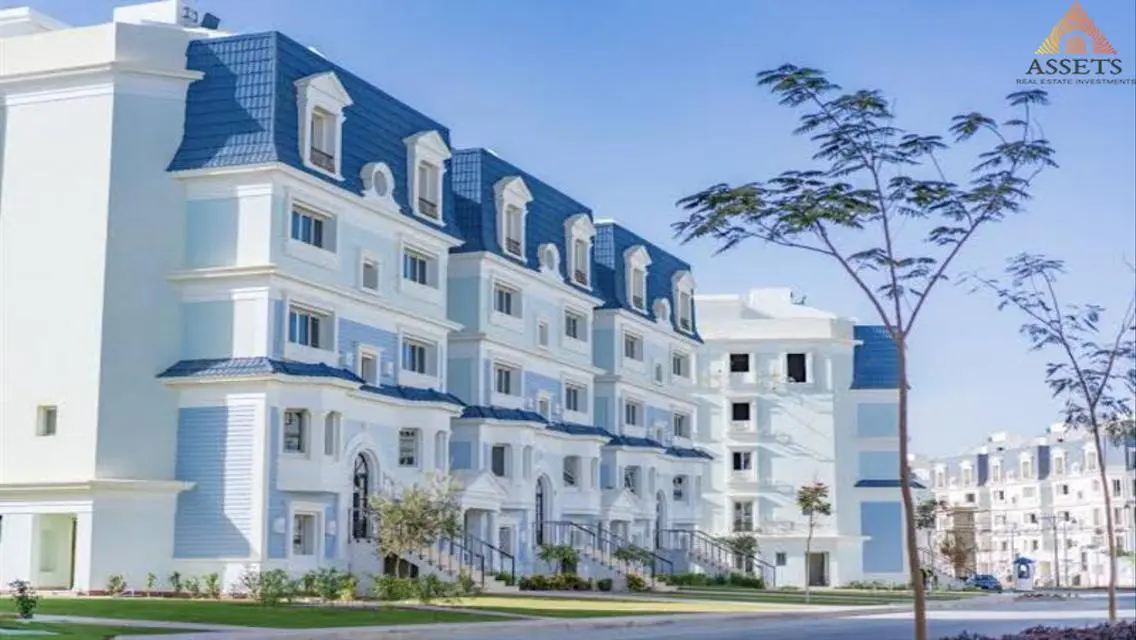 Luxurious Lakeview Apartment with Excellent Amenities