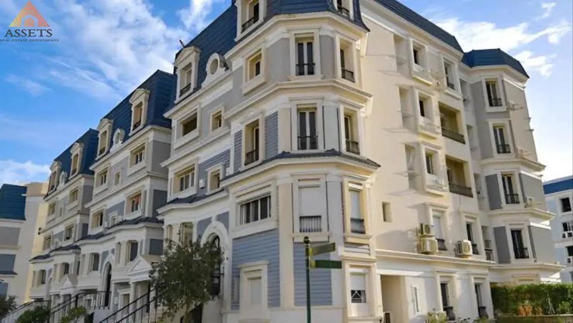Luxurious Lakeview Apartment with Excellent Amenities