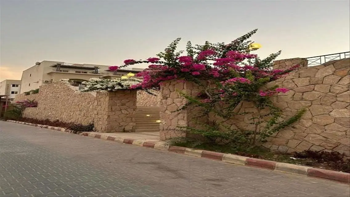 أستلم الان شاليه متشطب لوكس بالسخنه بتقسيط 4 سنين