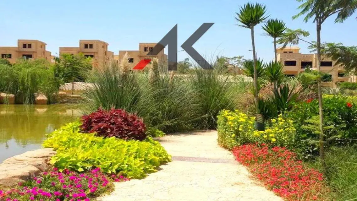 بموقع مميز توين هاوس للبيع في زيزينيا جاردنز