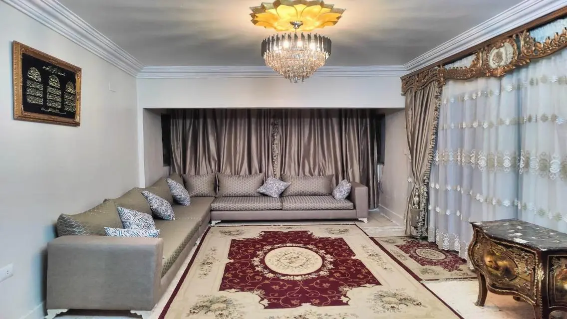شقة فاخرة للإيجار مع ميزات متعددة