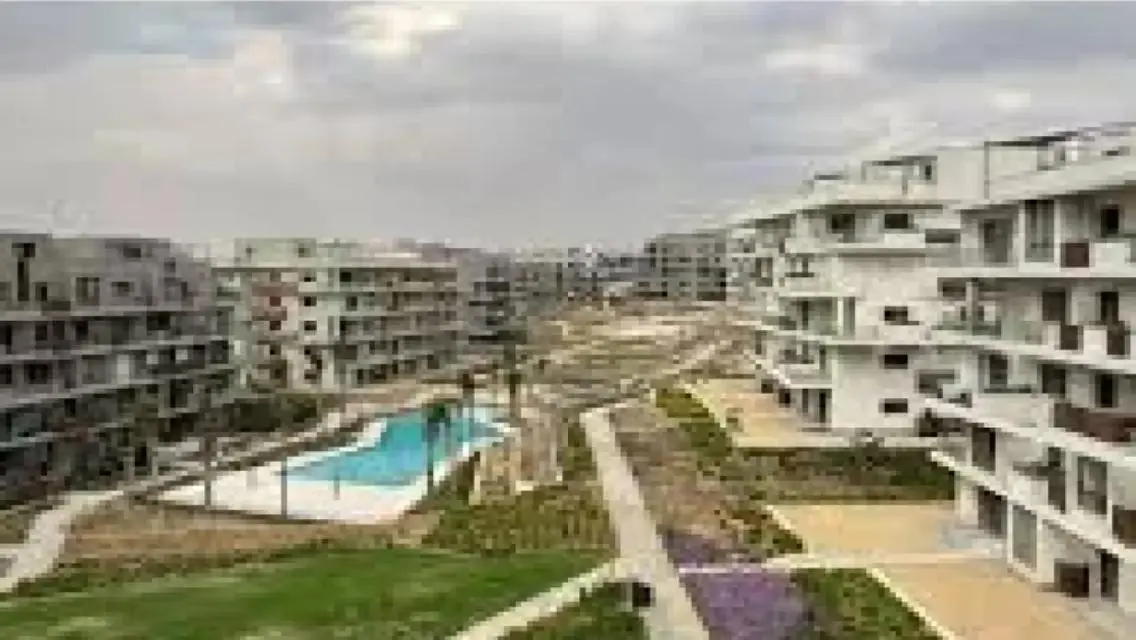 In Villette, Fifth Settlement Compounds