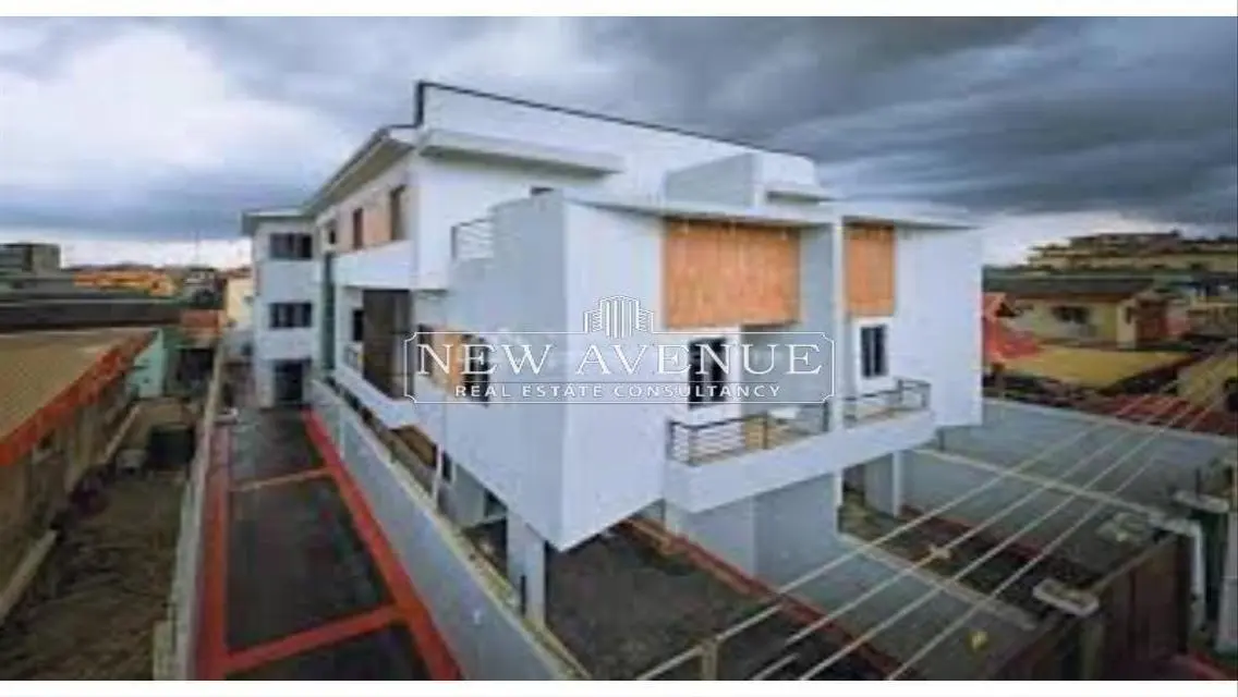 Town house middle - 3BR - in Rare - Mostakbal city