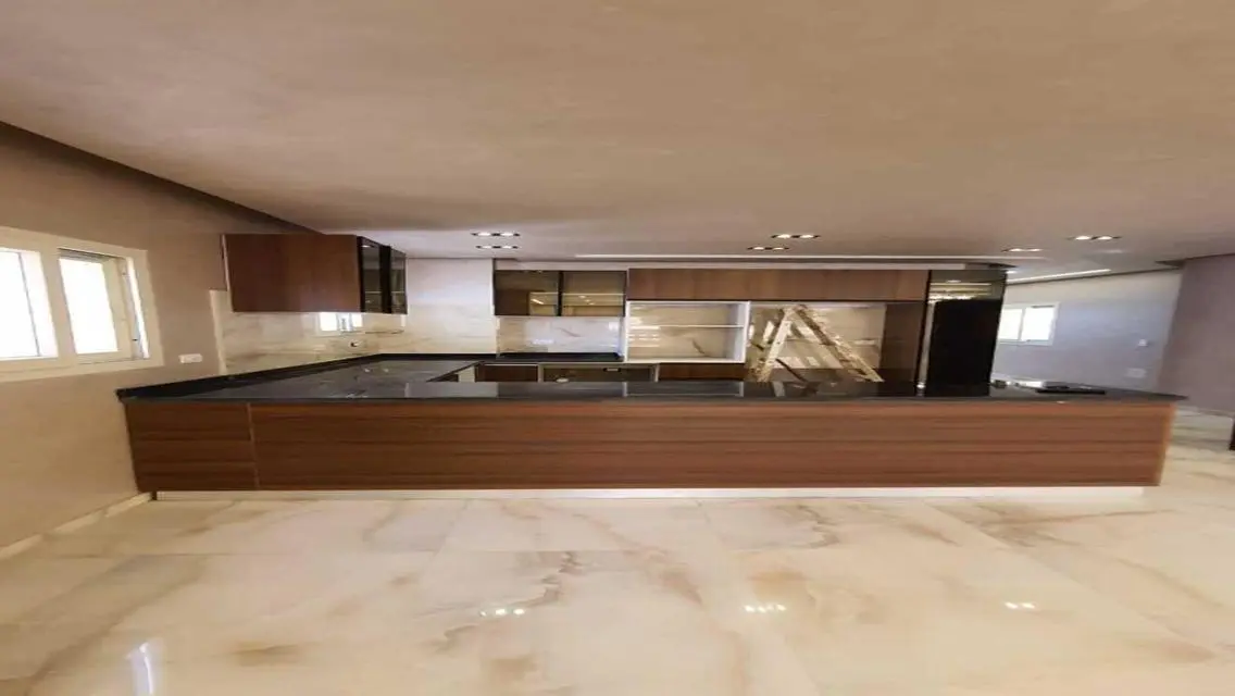 Apartment for sale, steps from the southern 90th