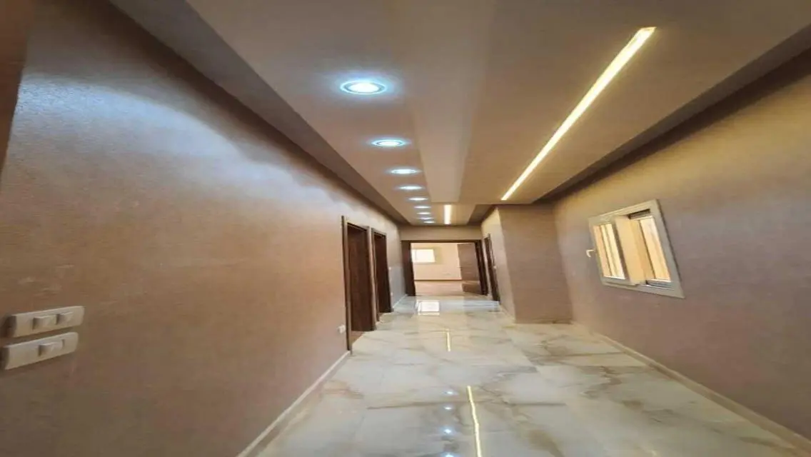 Apartment for sale, steps from the southern 90th