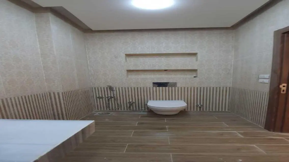 Apartment for sale, steps from the southern 90th