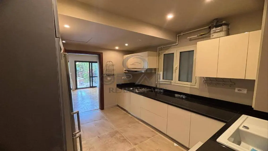 Ground apartment( 3bd + nannys for rent in Westown
