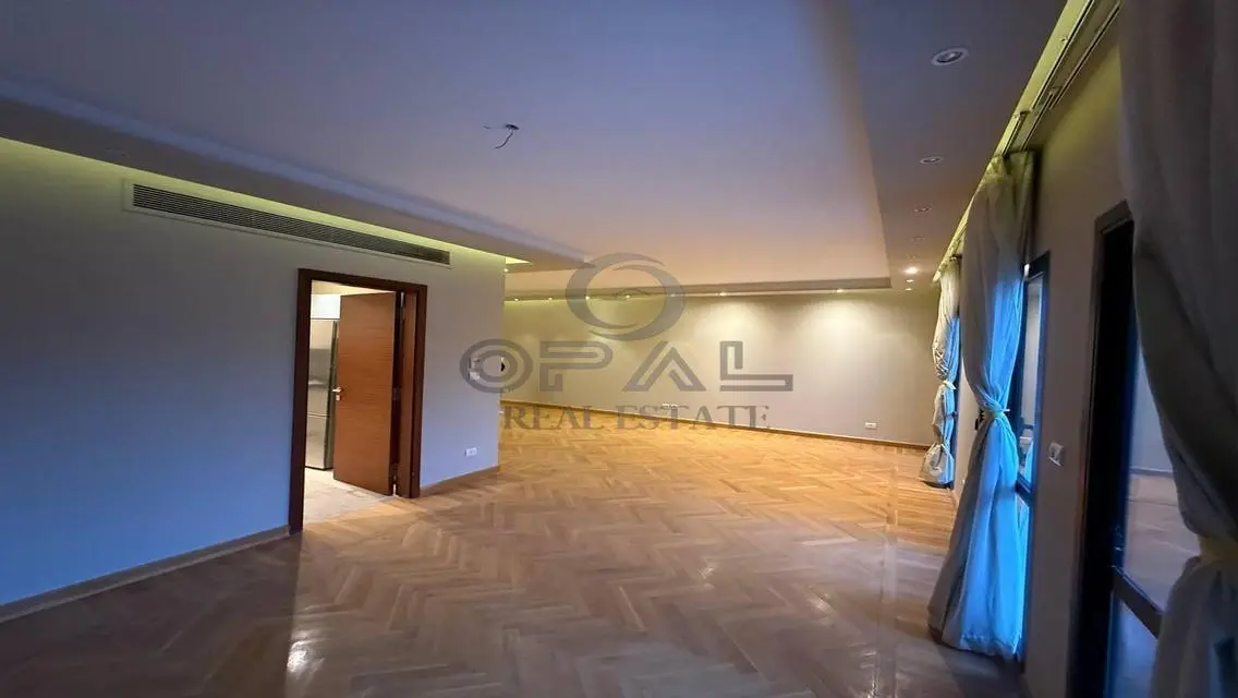 Ground apartment( 3bd + nannys for rent in Westown
