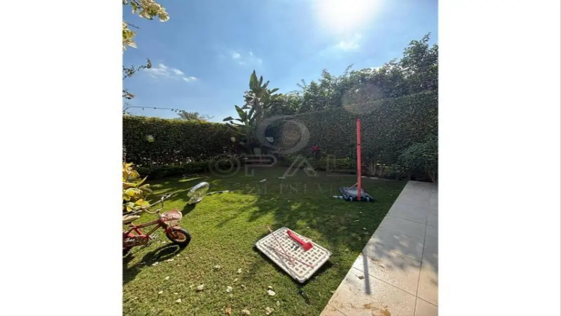 Ground apartment( 3bd + nannys for rent in Westown