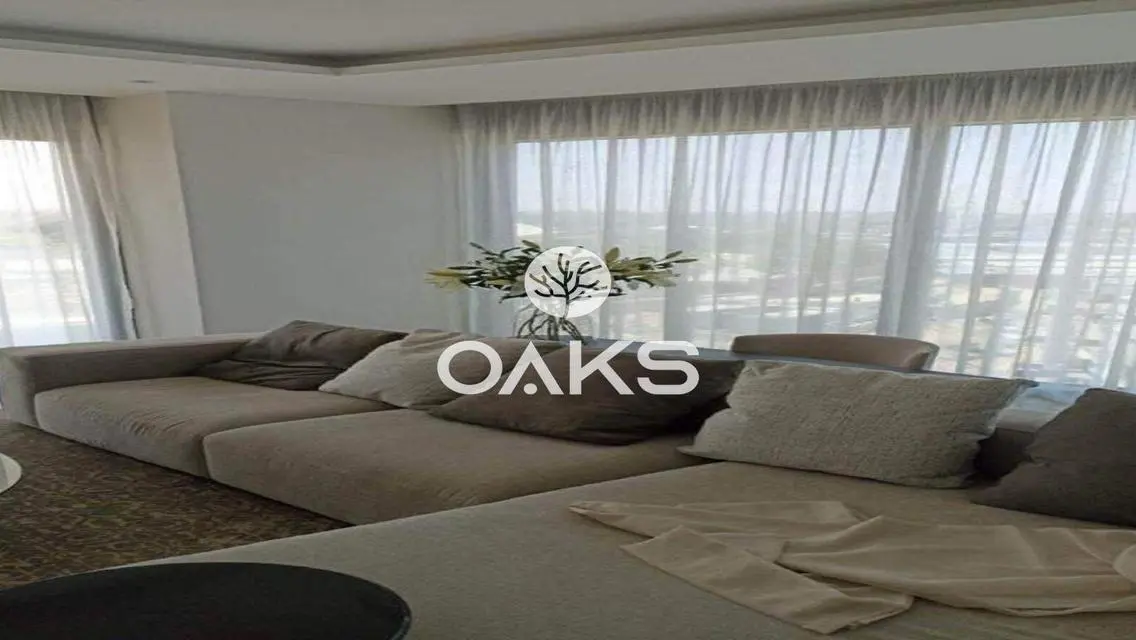Villa 700 m in front of Hyde Park Zed East