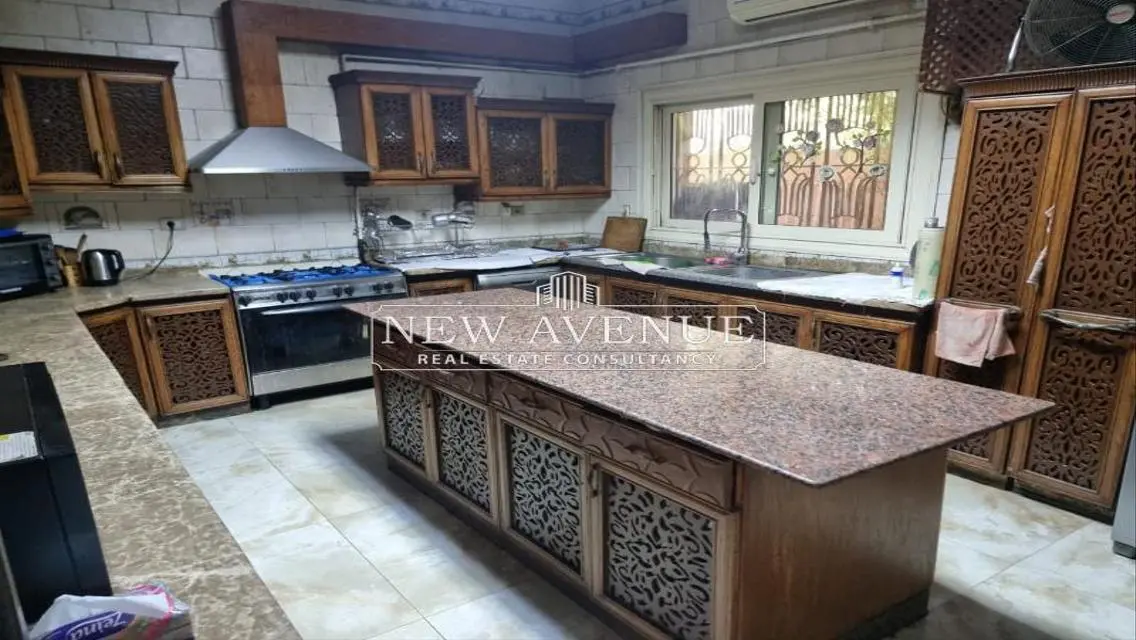 شقة فاخرة بمساحة 750 متر للبيع