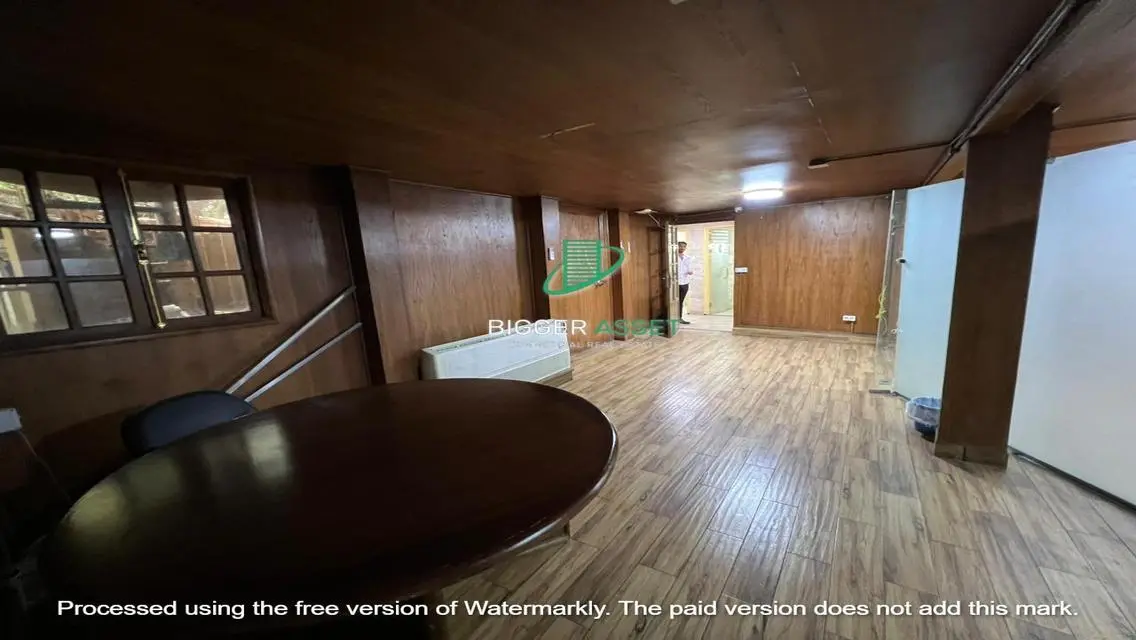 Administrative office|For rent|300Sqm|with garden