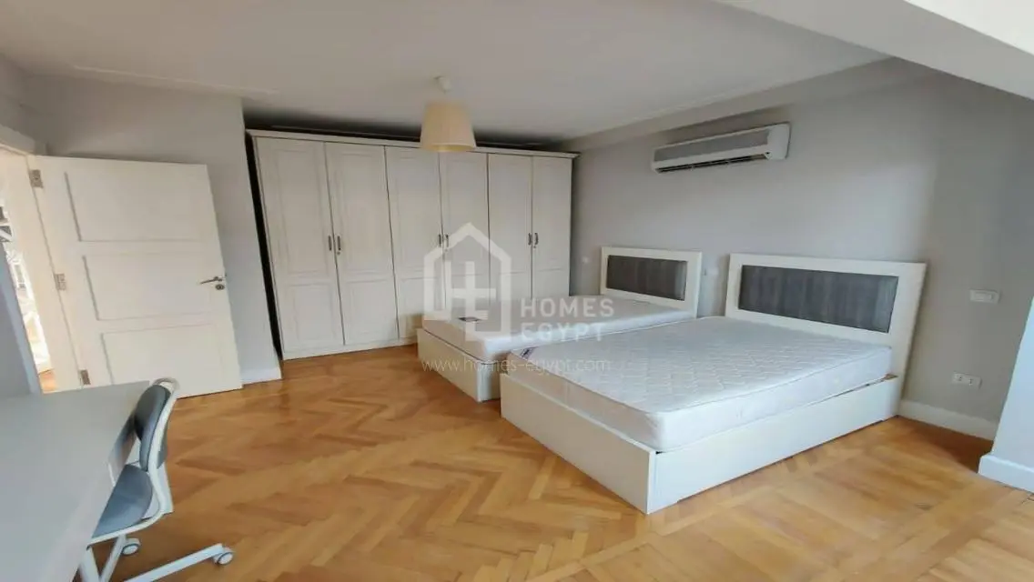 Super Bright Ultra Modern Flat With Open Kitchen