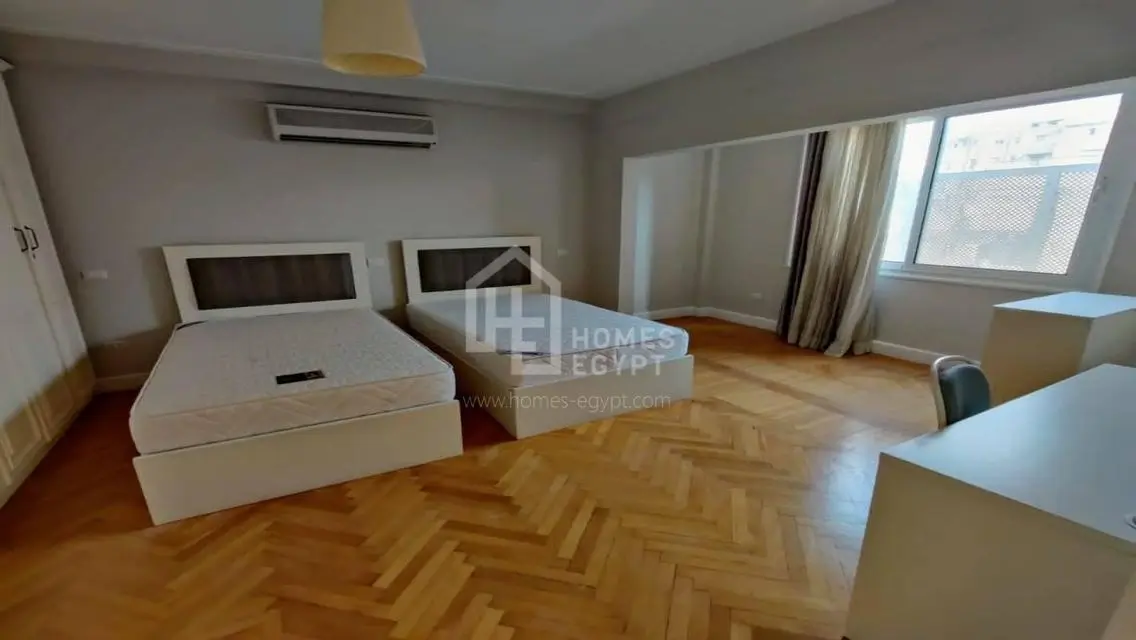 Super Bright Ultra Modern Flat With Open Kitchen